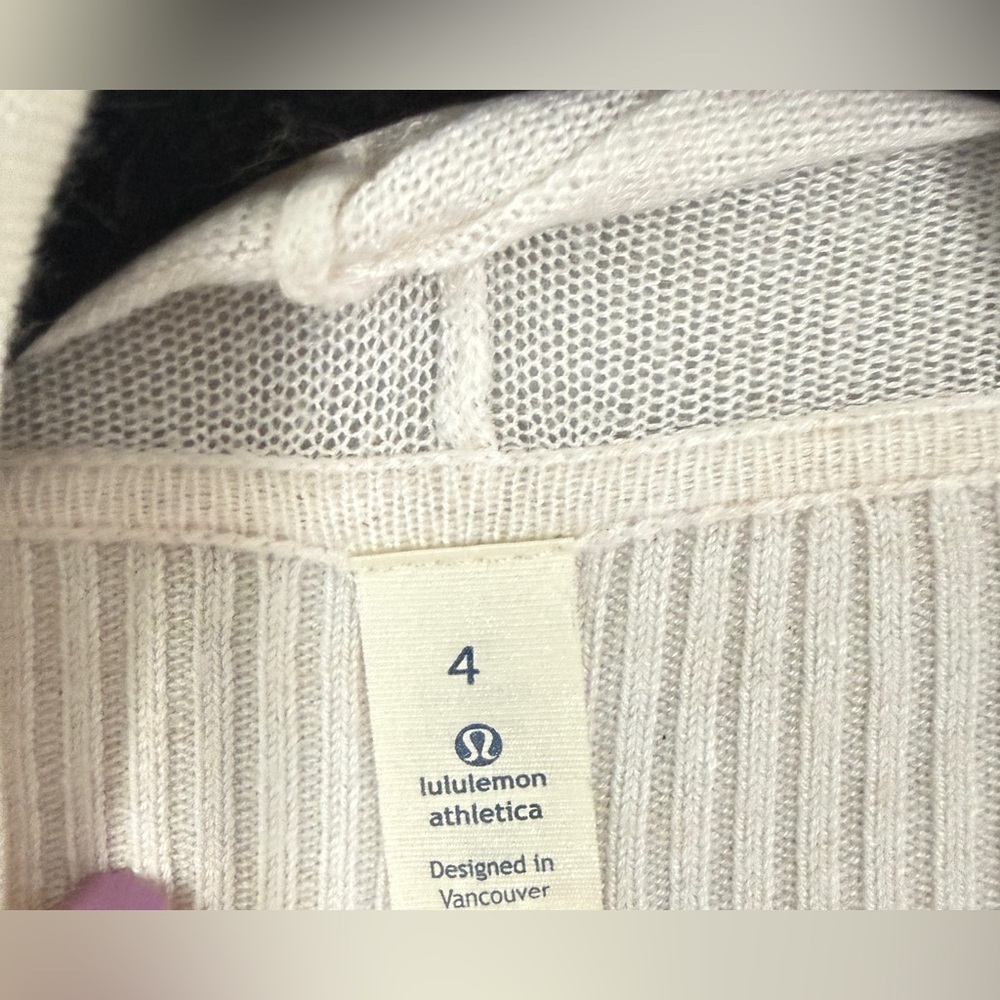 Lululemon Universal Wrap - Picture 5 of 6
